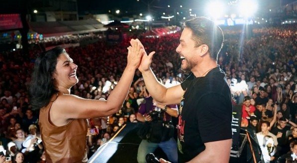 Primeira-dama de Gravatá, Viviane Facundes cantou com Wesley Safadão no São João da cidade - Reprodução/Redes Sociais Viviane Facundes